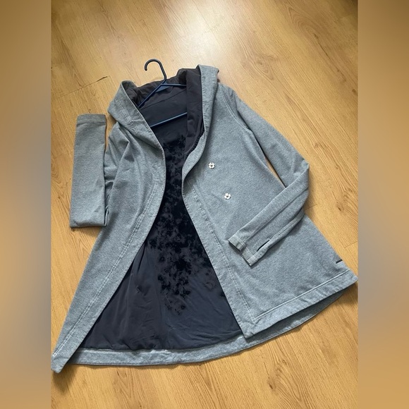 Lululemon Size 6 - Picture 4 of 7